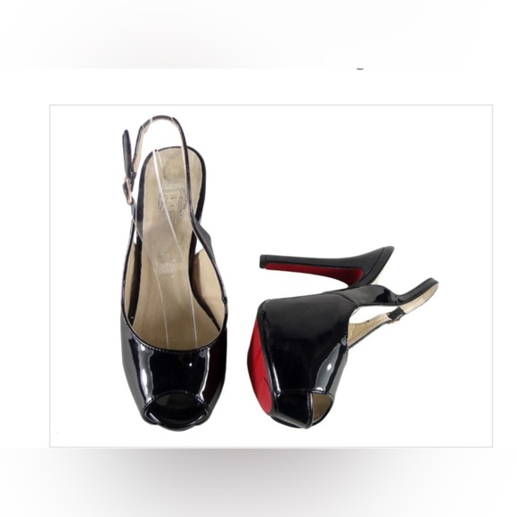 Black pins ladies' shoes with a belt on the heel. Note: No box - Picture 2 of 8